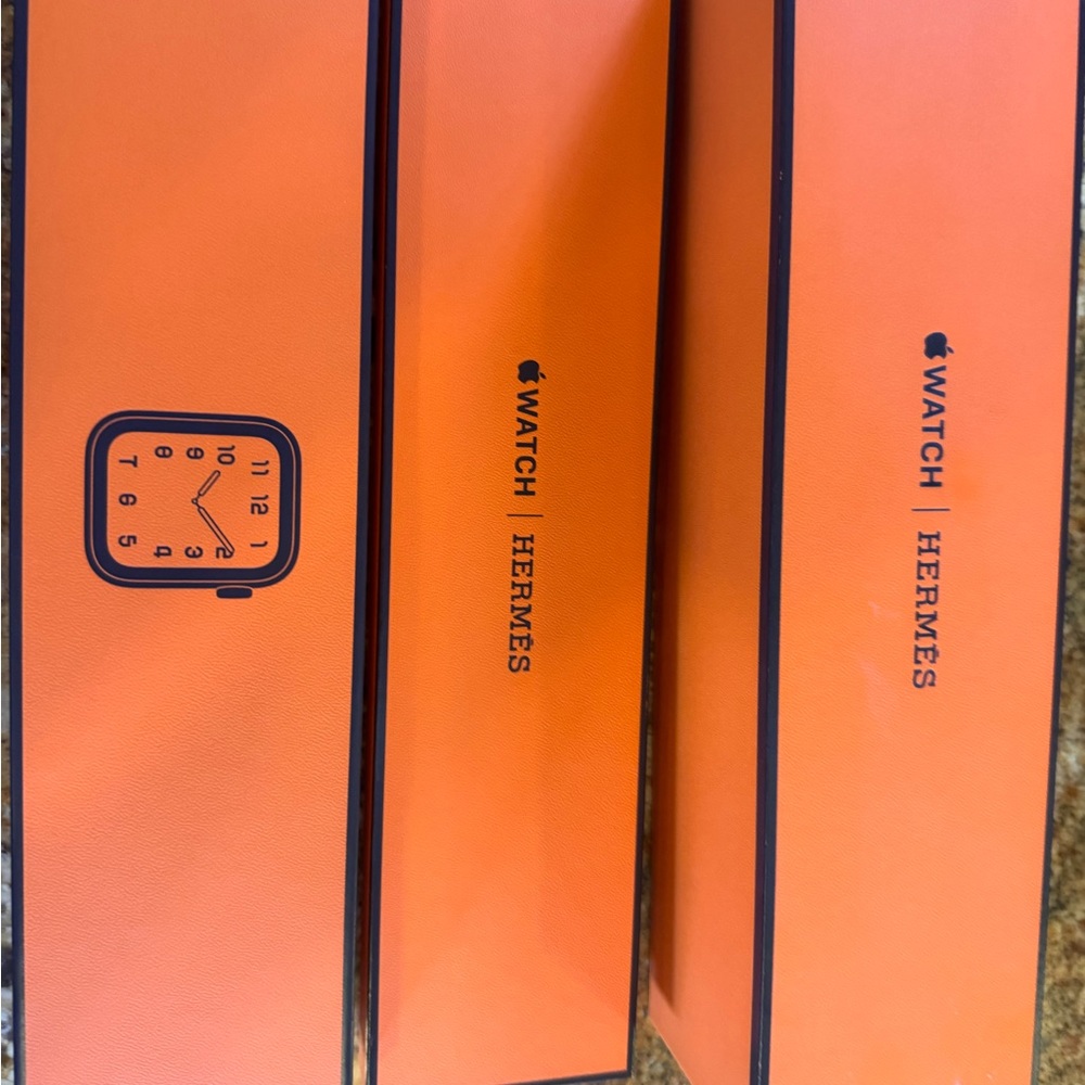 Series 5 stainless case & Band Apple Watch Hermès Double Tour*worn a few times.